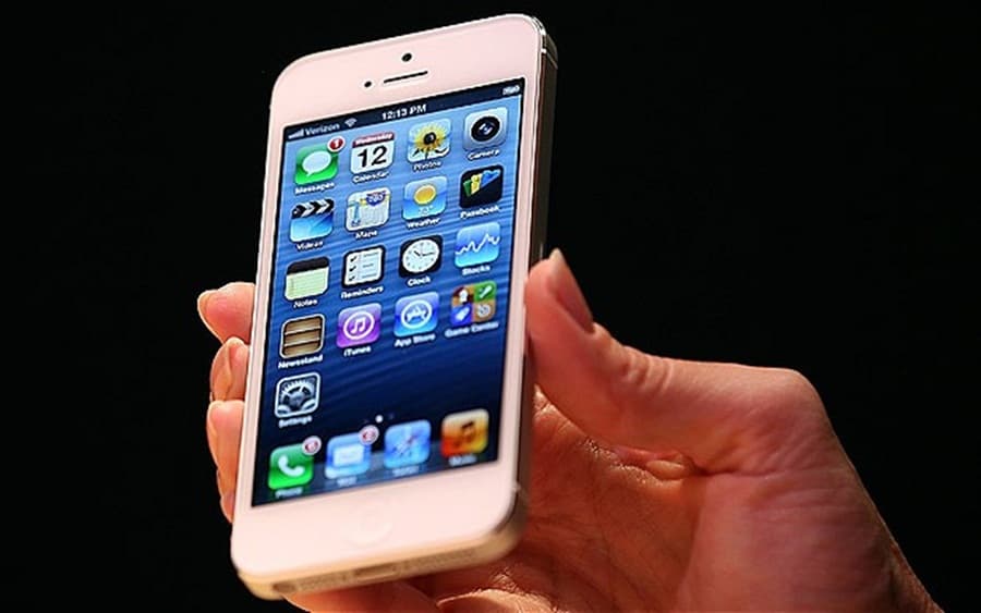 The Wait Is Over… The iPhone 5 Arrives In Irish Stores