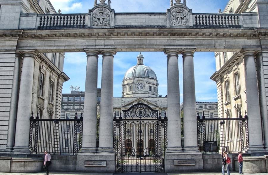 On Our Radar: Crimes Against Fashion – Fine Gael TD Michelle Mulherin Is On A Style Crusade