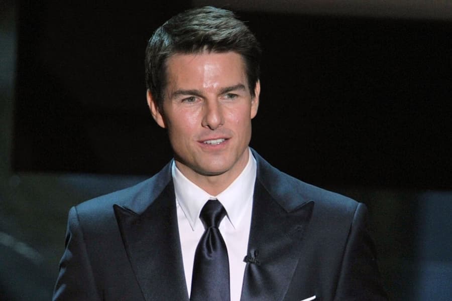 Tom Cruise Demands That a Hotel Kicks Out its Guests so he Can Eat…