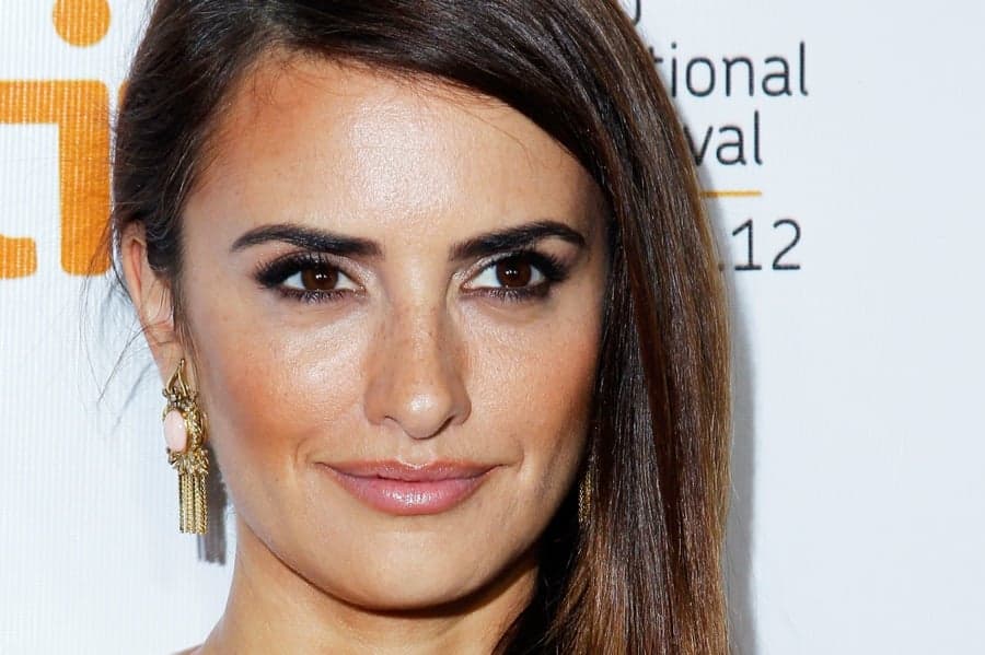 We Show You How To Steal Penelope Cruz’s Style For A Wallet-Busting €65!