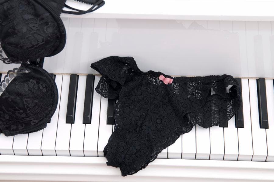 Make the Most of Your Sex Life With Music and Chocolate