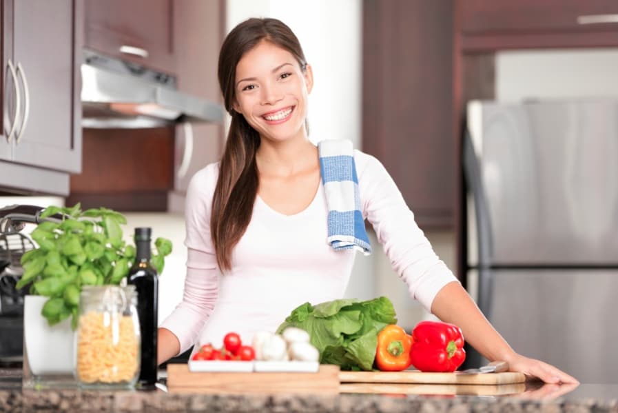 New Survey Reveals That Mothers Spend Three Whole Years In The Kitchen
