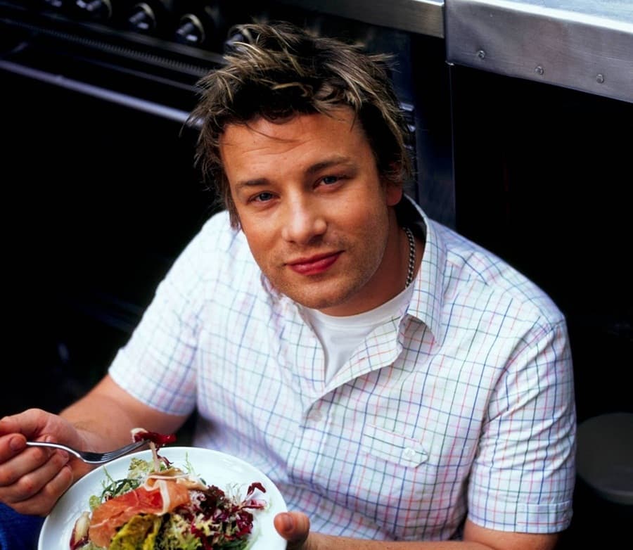 Turn Off Jamie If You Want That Party LBD: Cooking Shows Make Us More Likely To Eat Junk Food