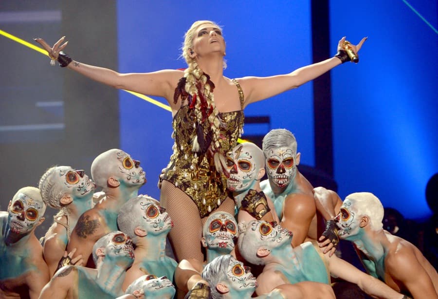 Bizarre Antics: Ke$ha Requests Fans’ Teeth And… Well, You Can Read The Rest Here