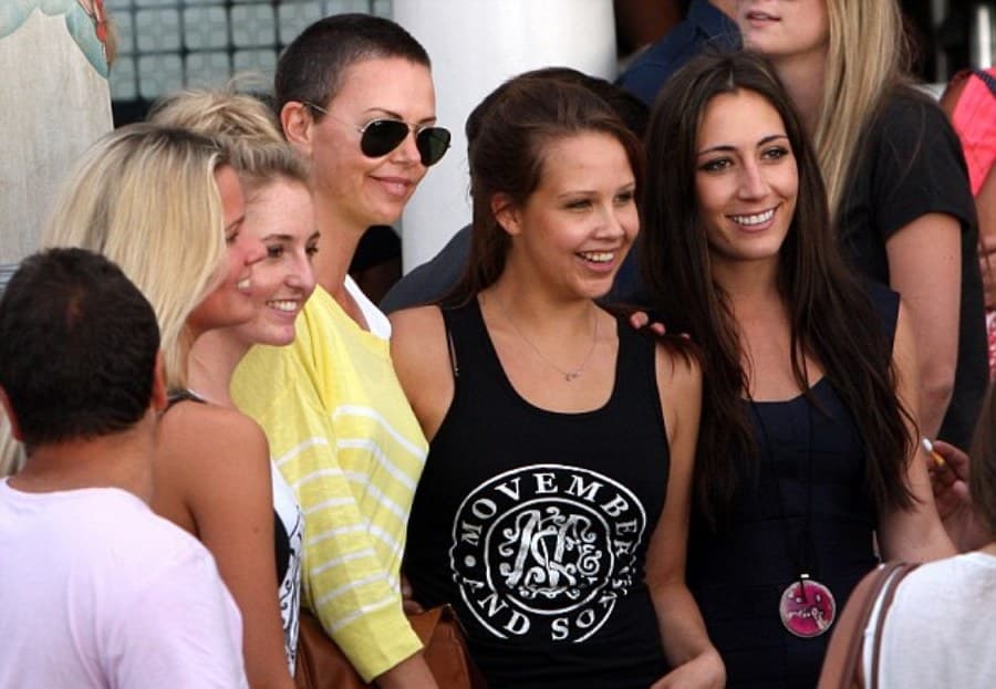 Spot The Celeb – You Won’t Believe What This Hollywood Starlet Has Done To Her Hair