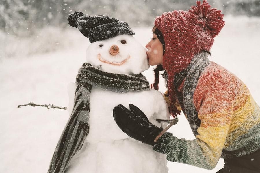 Postman Predicts Cold Temperatures and Snow