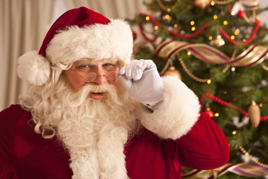 Man in New York Gives a Whole New Meaning To The Term “Secret Santa”