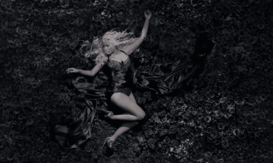 Pink Friday: Minaj Does Classy Vamp In New Fragrance Ad