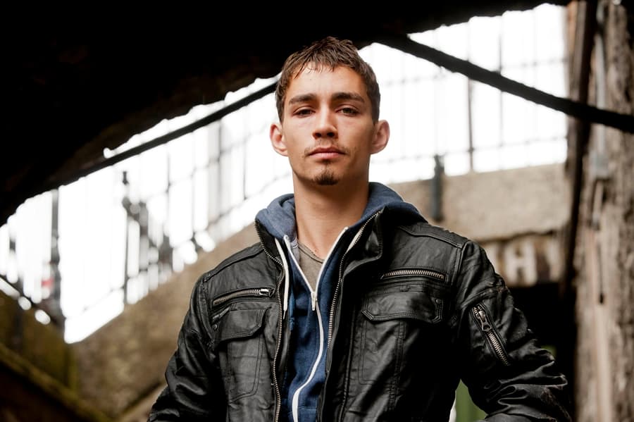 “I Had a Little Weep When Love/Hate’s Darren Died,” Admits Robert Sheehan