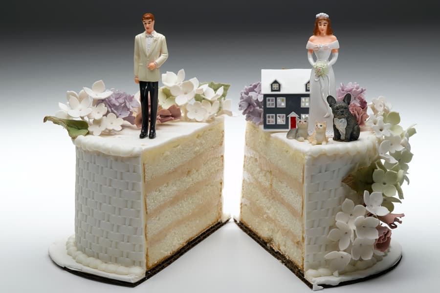 Groom Sues New Bride… After Seeing Her Without Makeup