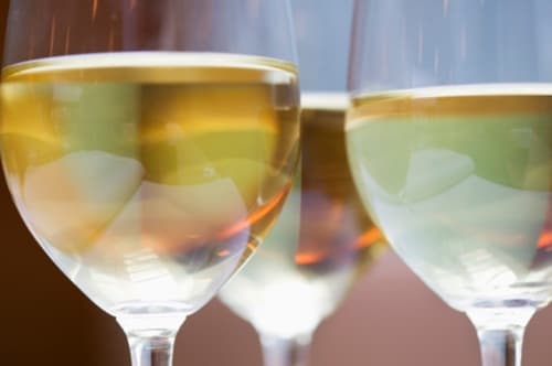 Here’s Why You Need To Have That Glass Of Wine On A Night Out