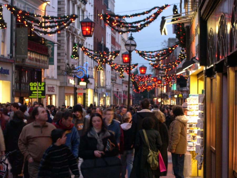 Ho, Ho, How Much? Irish Shoppers Set to Spend €1.55 BILLION This Christmas
