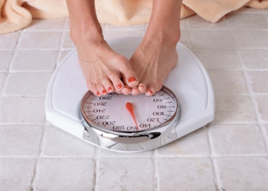 Looking To Beat The Festive Bulge? It’s Not WHAT You Eat, It’s HOW You Eat It