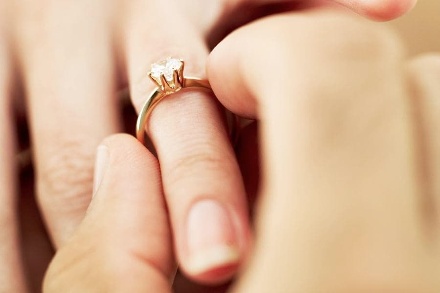 Irish Star to Finish Off the Year with Engagement?!