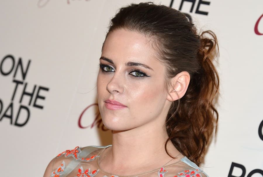 She’s At It Again! K-Stew Bares All On The Red Carpet