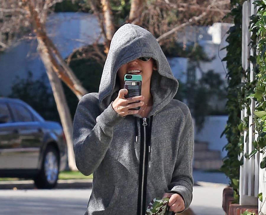 Take That Paps! Miley Takes An Alternative Approach To The Pesky Paparazzi