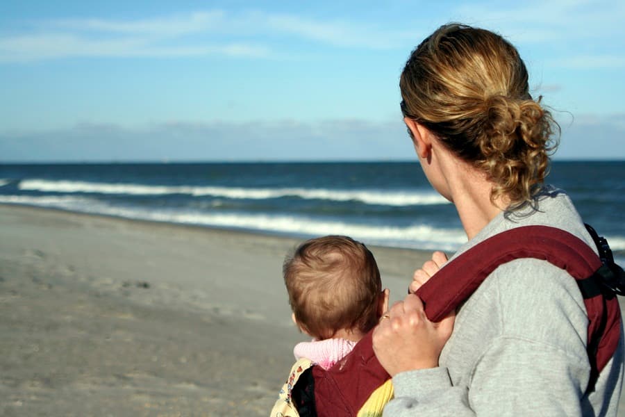 How Do You Carry Your Child? Make Like The Tribes And Guarantee Yourself A Confident Kid