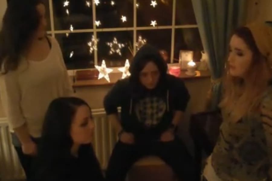Irish Girls Perform Amazing Acapella Cover of “Cry Me a River” and “No Diggity”