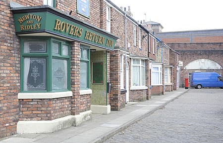 Popular Character to Torch a Corrie Landmark and Die in the Blaze