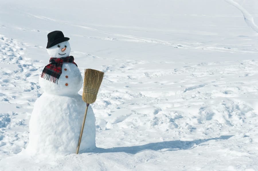 “Sure It’s Desperate Out!” Ten Things Irish People Love Saying About The Weather