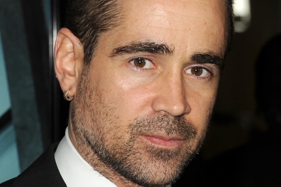 Ooer: Colin Farrell Talks About His “Sexed-Up” Co-Star and Squeezes Into a Red Thong on Ellen!