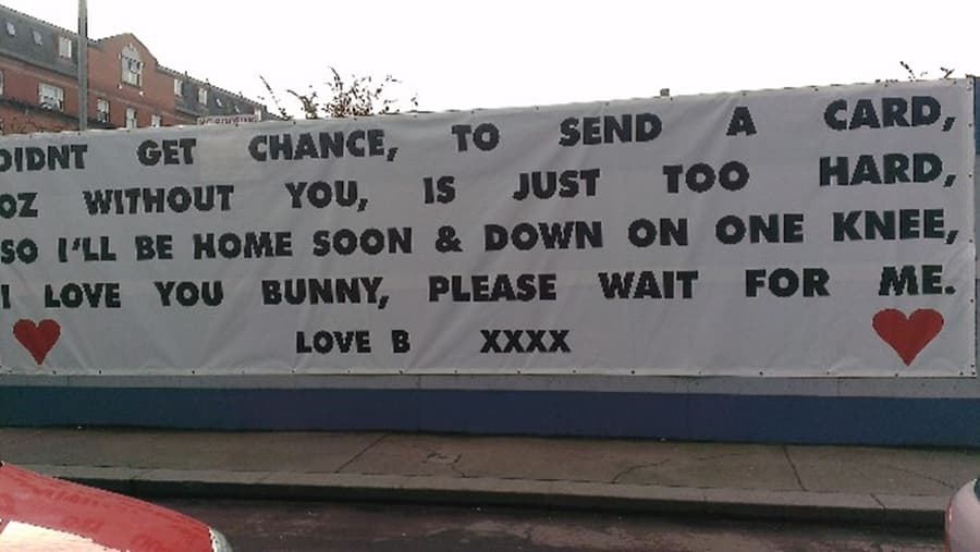 I Love You! Irish Emigrant Declares Love With This Cute Sign For “Bunny”
