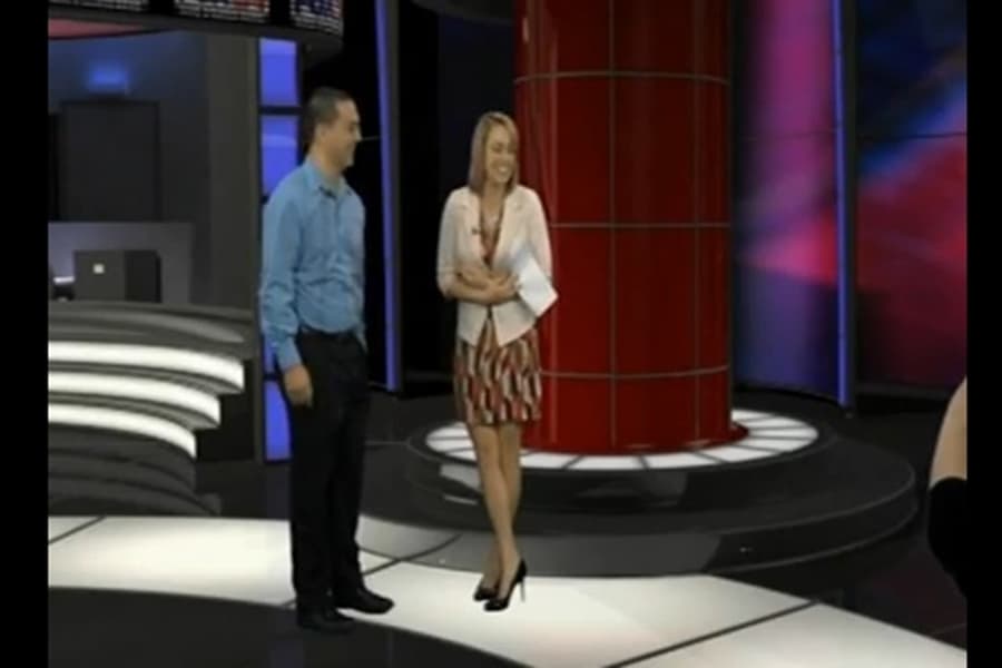 Breaking News: You’re Getting Married! News Anchor Reads Out Her Own Proposal Live On Air