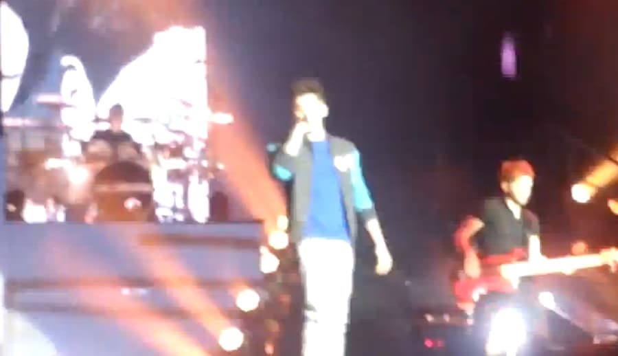 How Embarrassing! One Direction Member Forgets His Lyrics… To One Of The Best-Known Singalong Songs Ever