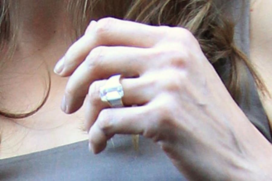 Have They Gotten Married Already?! Actress Ditches Her Engagement Ring For A Single Gold Band
