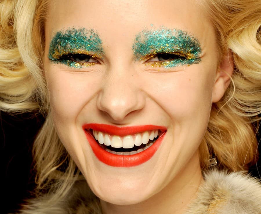 40 Shades Of Green: Three Tasteful Not Tacky Ways Add A Dash Of Patriotism To Your Beauty Look!