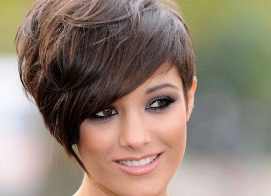 Saturdays Singer Denies Recent Engagement Rumours