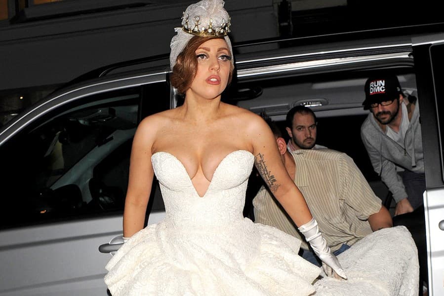 Bad Romance? Lady Gaga Set To Marry This Summer