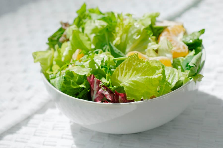 “It’s Safer To Eat A Burger Than Salad” Medical Experts Issue Warning About ‘Healthy’ Food