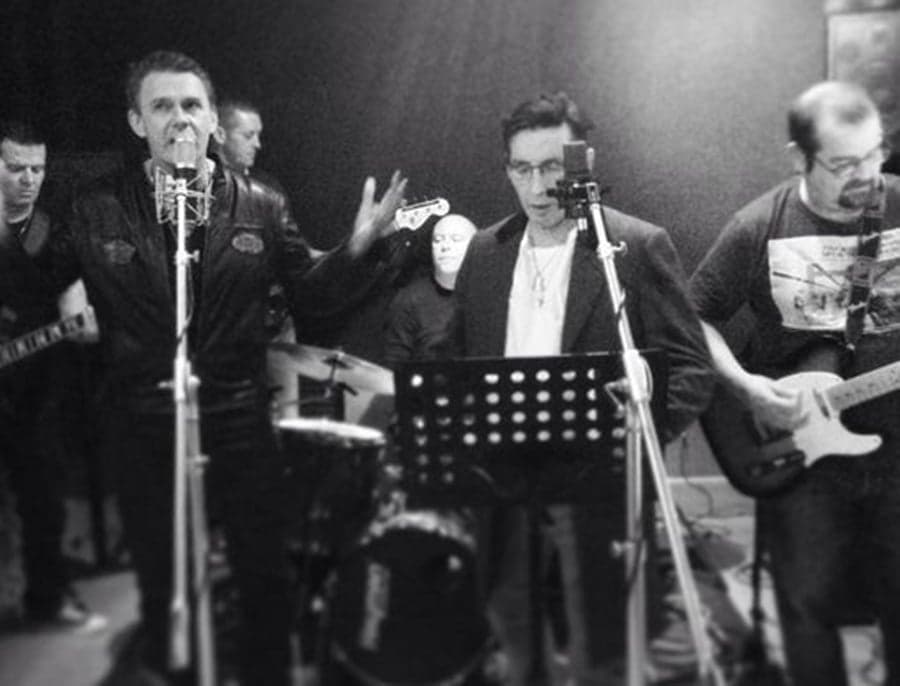 Aslan Frontman Christy Dignam Diagnosed With Cancer