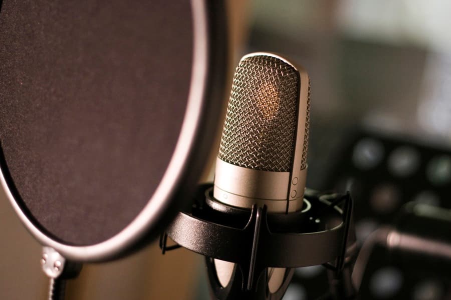 Whole Again: 90s Girl Group Are Back in the Studio
