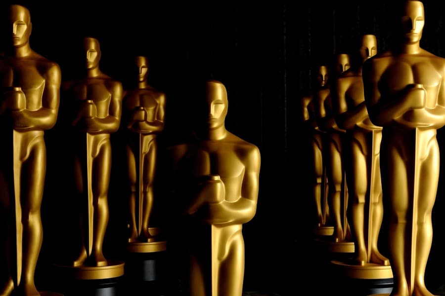 Saturday Night Live Star Front Runner To Host Oscars in 2014