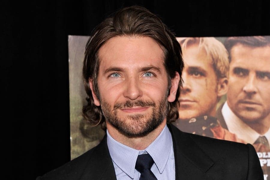 Move Over Suki, Bradley Enjoys Flirty Lunch With Actress