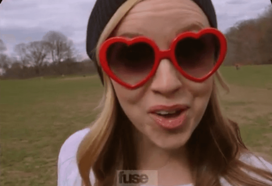 VIDEO: “I’ve Got Wrinkles And Acne At The Same Time”: “32”, Taylor Swift “22” Parody