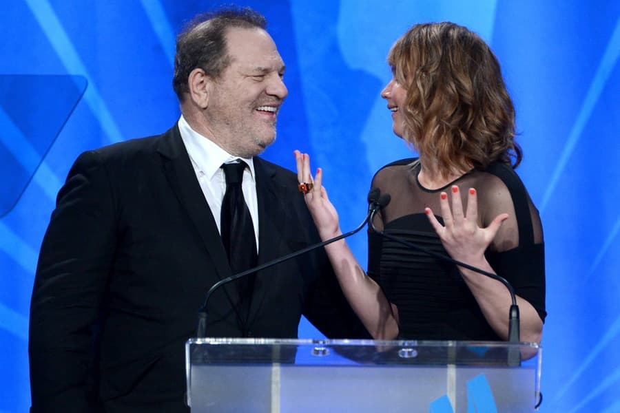 VIDEO: Jennifer Lawrence Slips Up Again, This Time She Forgets Clinton’s Name… But She’s Still Adorable