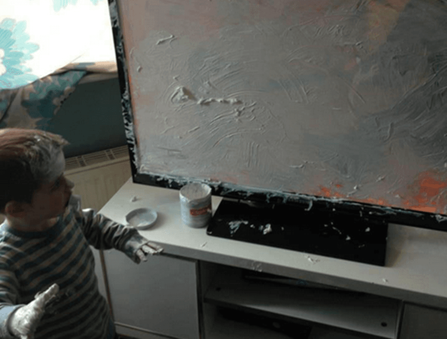 PHOTO: Why You Should Never Let A Two-Year-Old Alone With A Flat Screen TV And A Tub Of Sudocrem