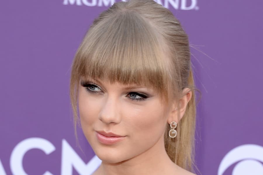 Shore She Has: Taylor Swift Bags Herself a Surfer