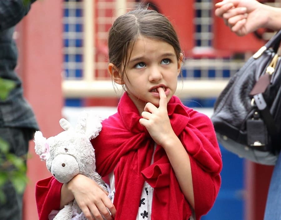 Suri Cruise Has Signed Her Name With Coloured Markers… For Her Very Own €1.8 Million Fashion Line