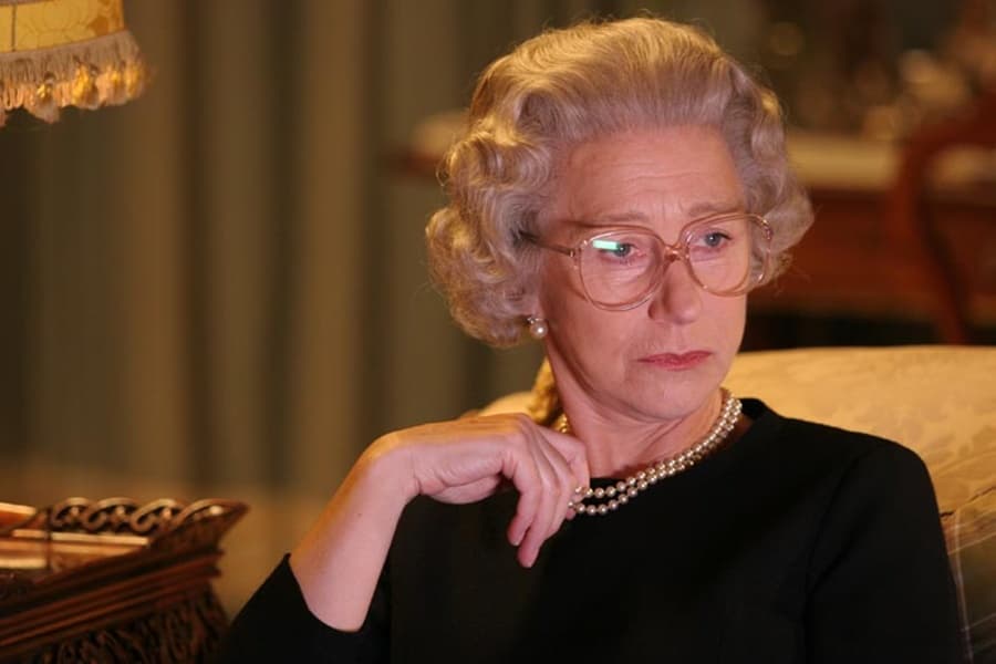 Helen Mirren Meets Boy Dressed As The Queen To Fulfil His Dying Wish