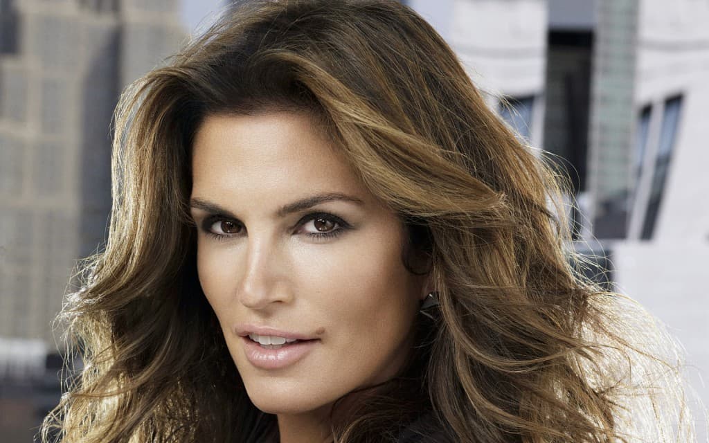 Keeping It Real! The Truth Behind That Viral Photo Of Cindy Crawford
