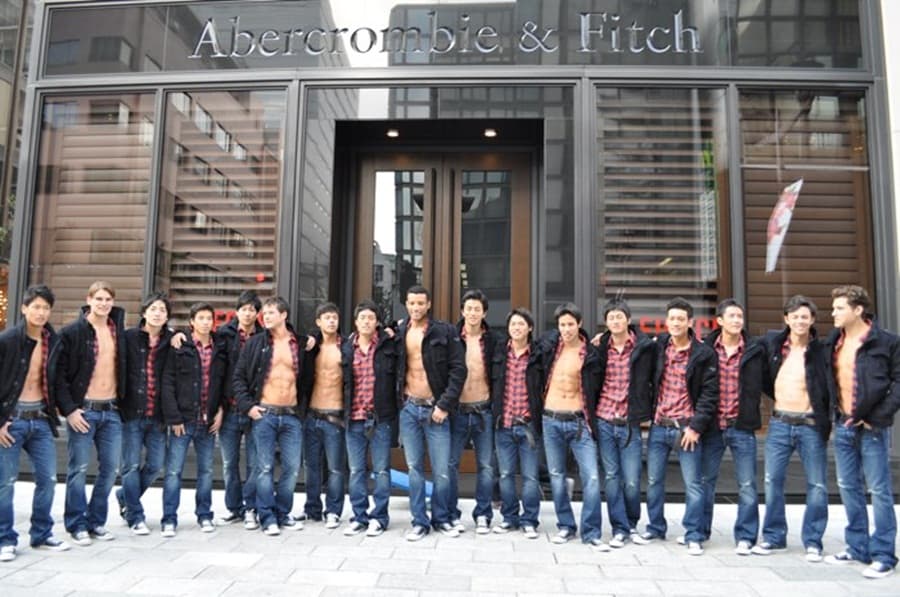 “Larger People Can’t Shop Here!” Abercrombie & Fitch CEO Addresses Comments But Does Not Apologise