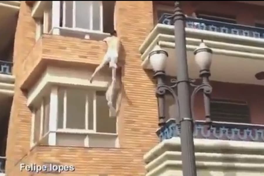 The Drama! Boxer-Clad Lover Makes Daring Escape When Cheating Woman’s Hubby Arrives Home Unexpectedly
