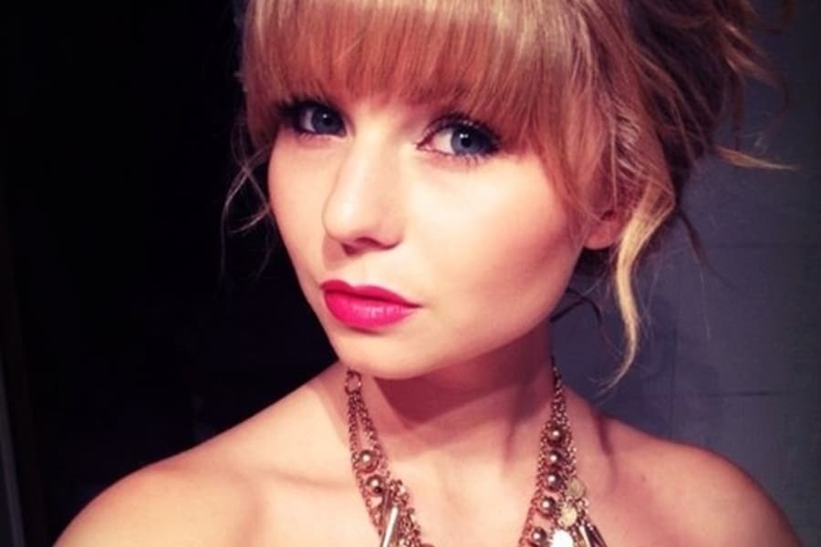 Teenage Girl Attacked & Beaten Up Because She Looks Like Taylor Swift