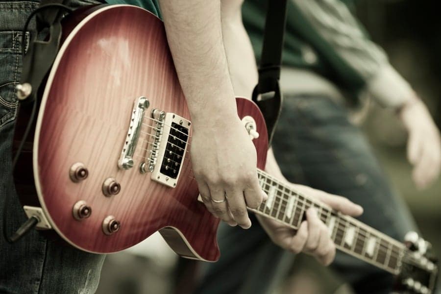With The Band: Science Confirms Guitarists Are Sexy, Here Are Our Favourites