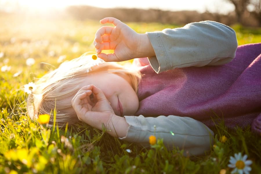 Sunday Drives, Divilment & Glenroe: 9 Of The Best Things About Growing Up In Ireland
