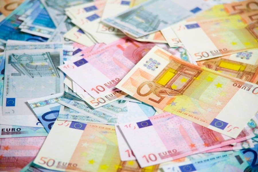 PHOTO: This Is The New Five Euro Note… In Circulation From Today
